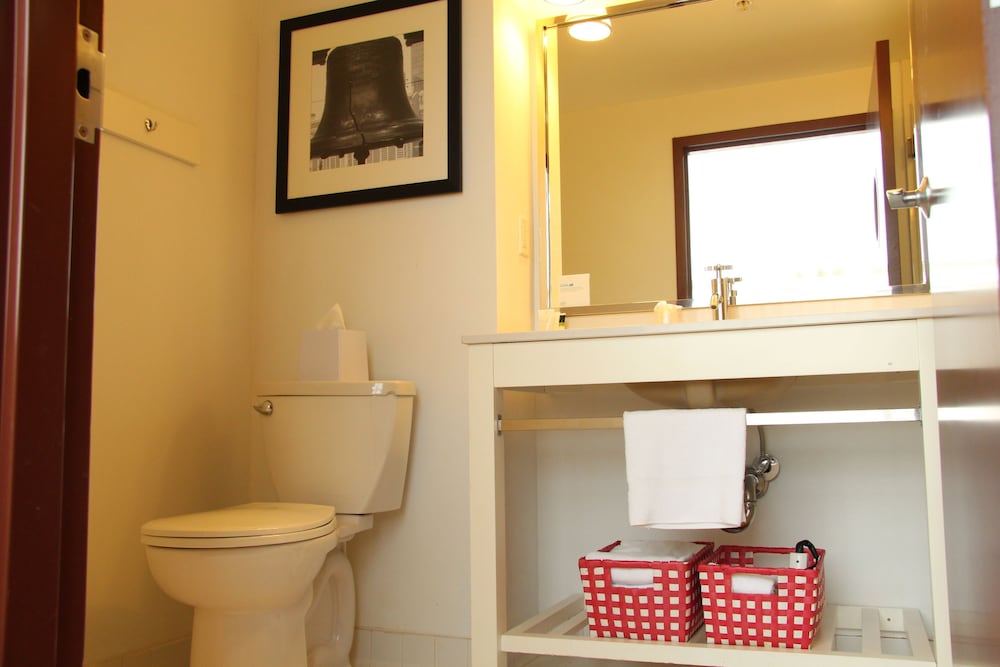 Фото Four Points by Sheraton Philadelphia City Center