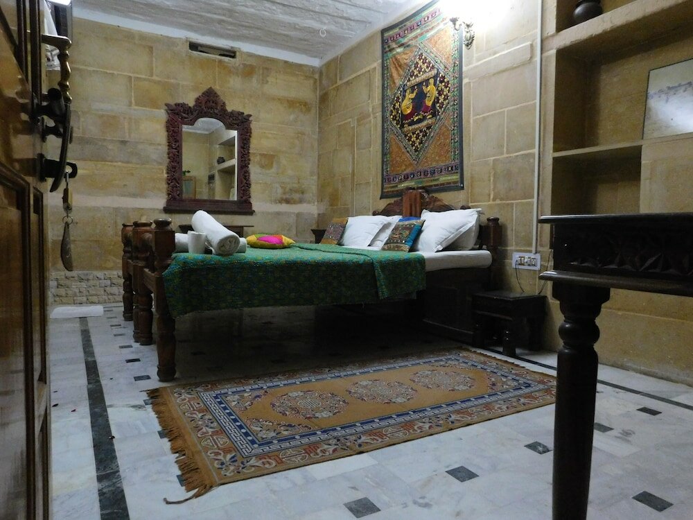 Фото Hotel Shahi Palace