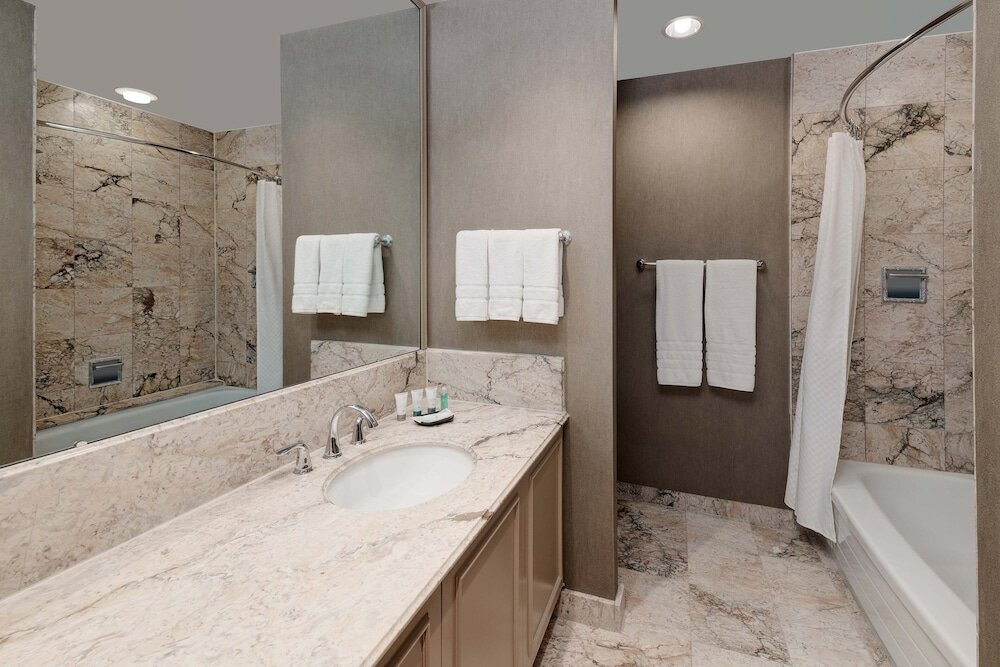 Фото The Westin Calgary