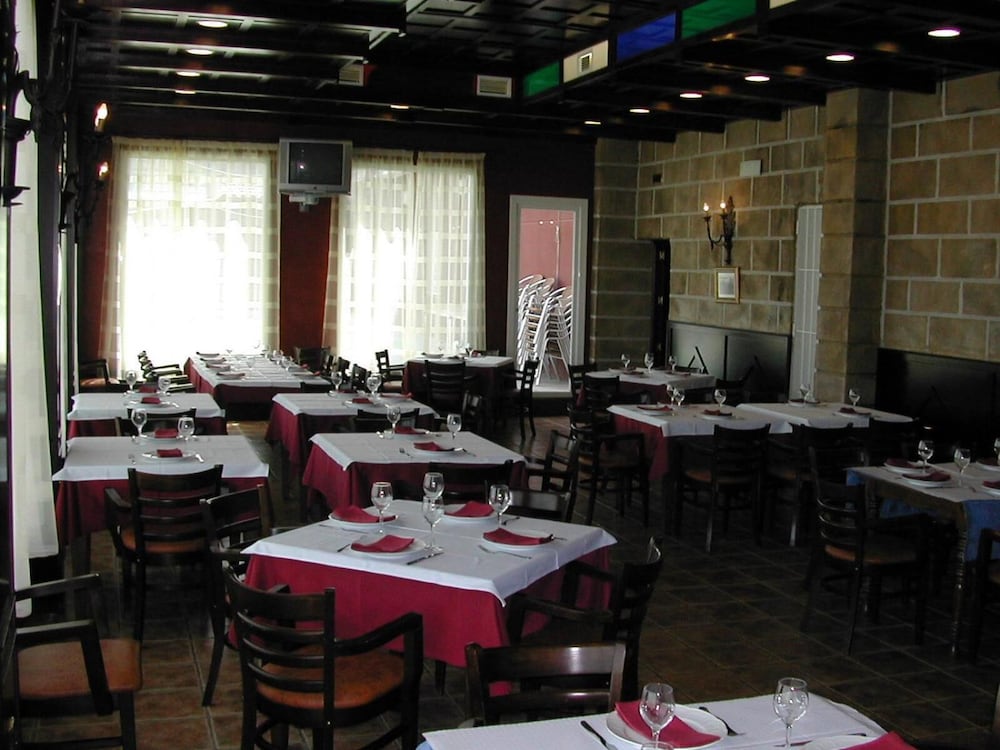 Фото Hotel Las Acacias