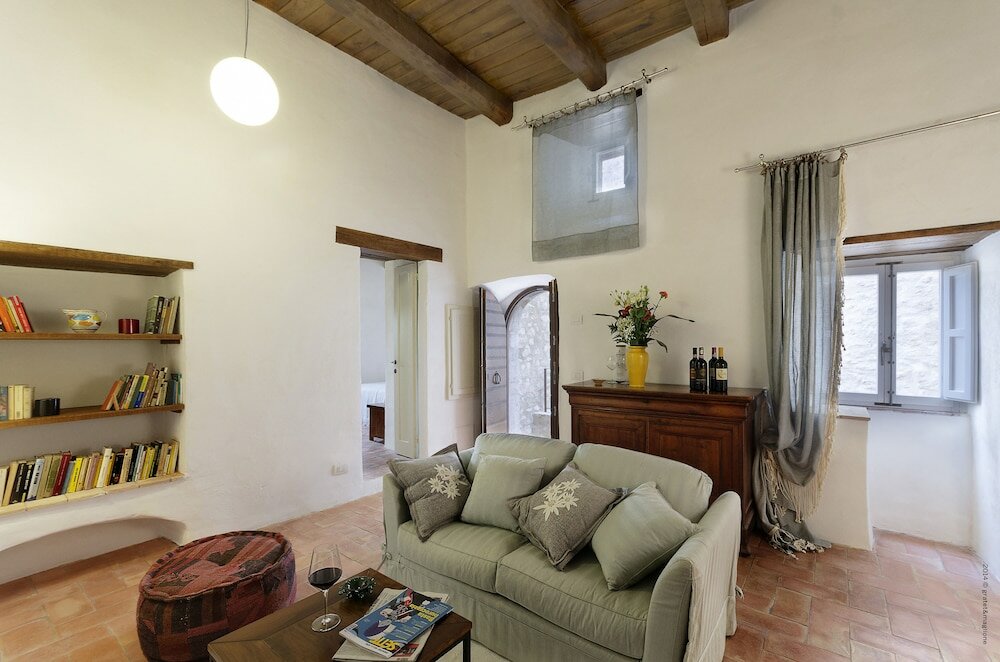 Фото Castello di Postignano Relais