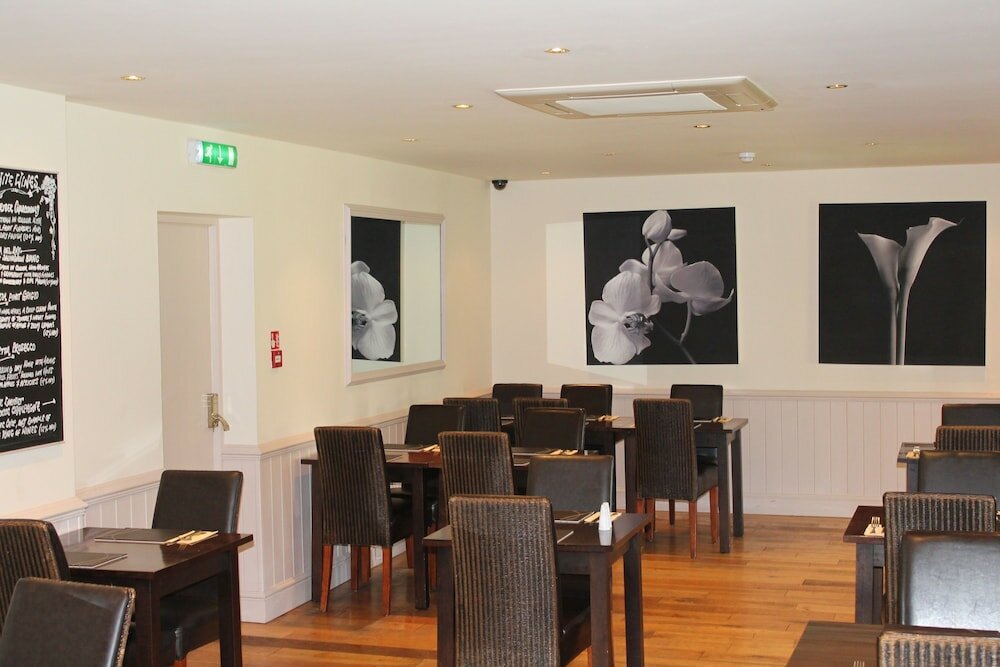 Фото Oak Farm Hotel