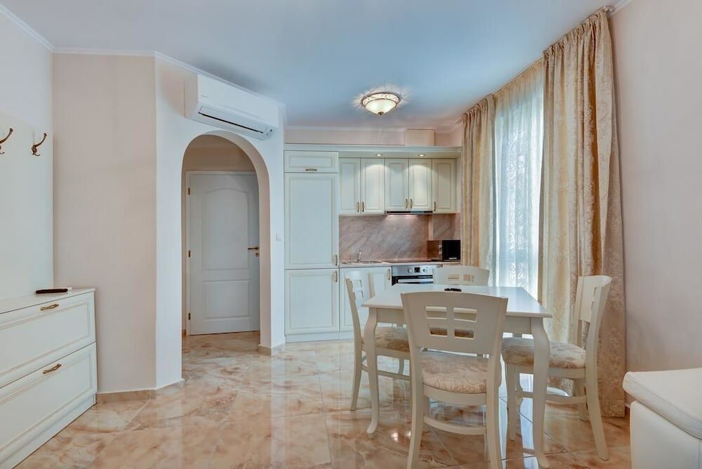 Фото Venera & Anastasia Palace Apartments