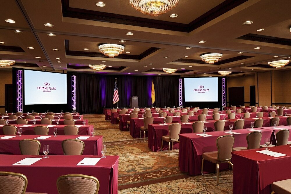 Фото Crowne Plaza Albuquerque