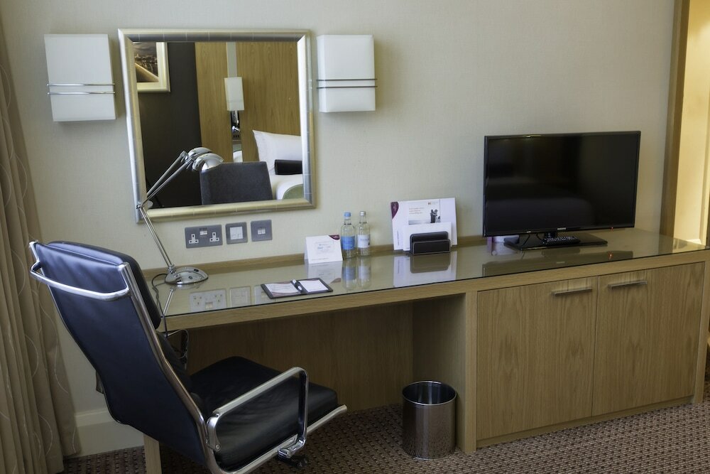 Фото Crowne Plaza London - Ealing