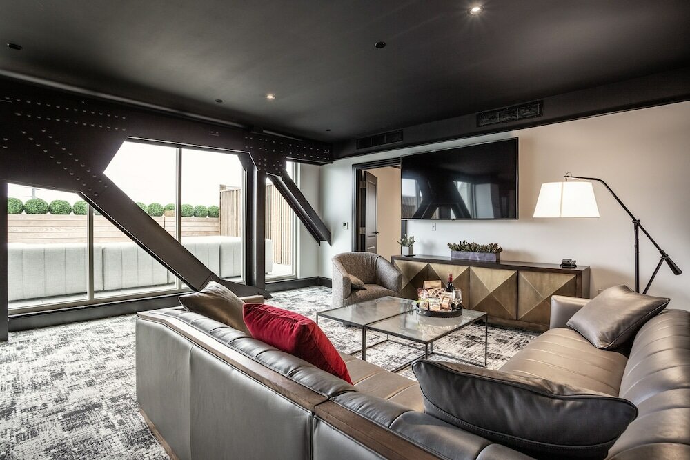 Фото Bottleworks Hotel