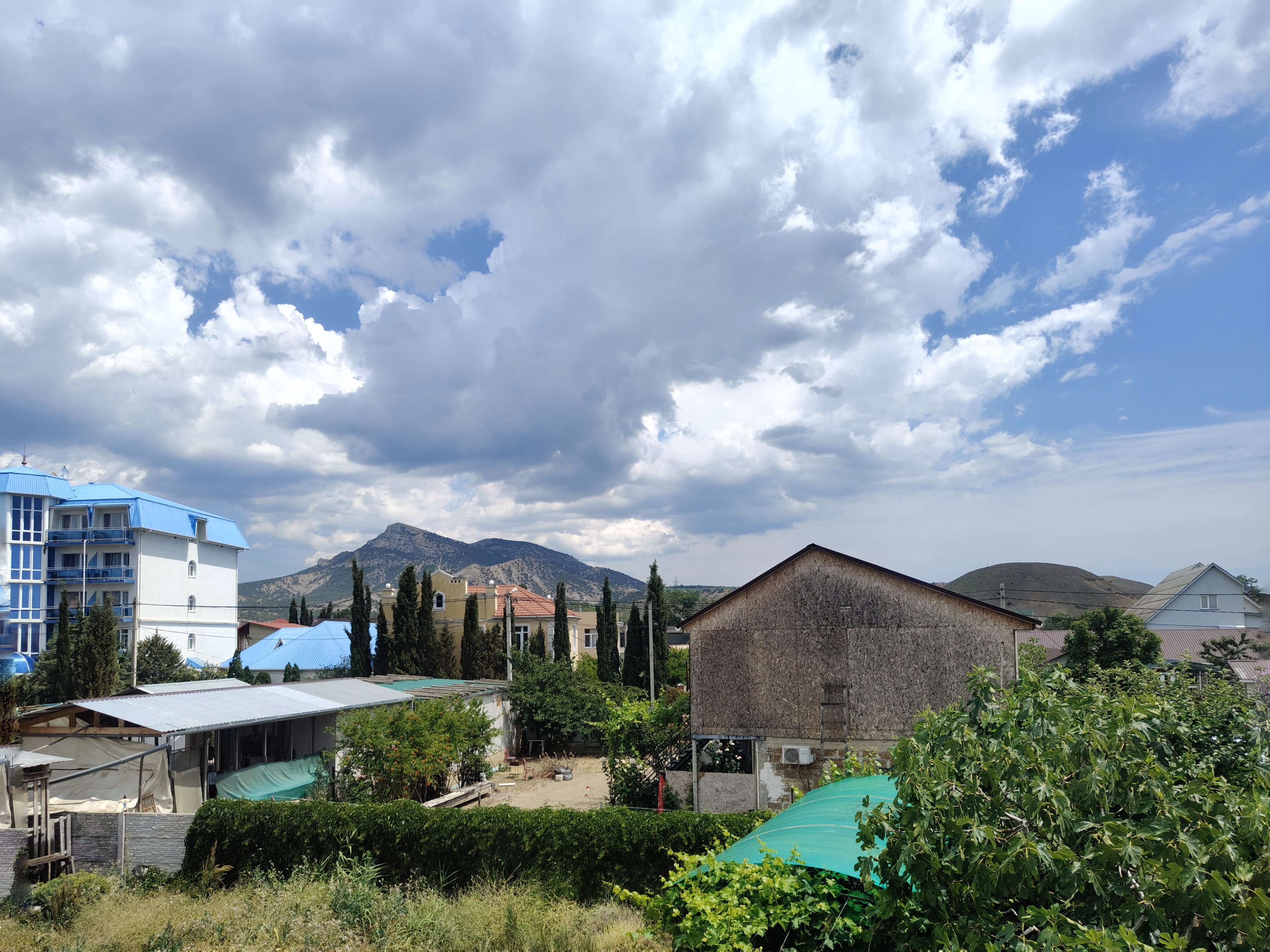 Фото отеля 2