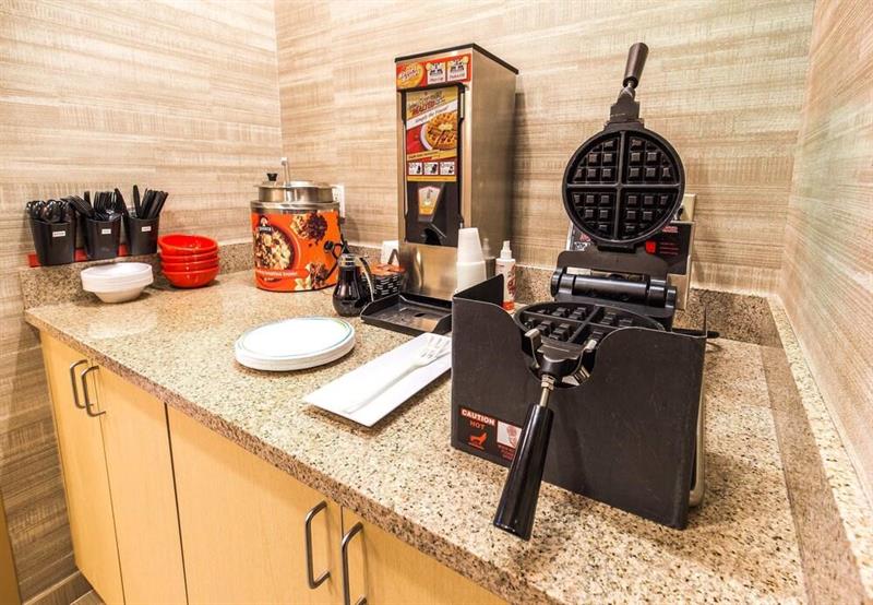 Фото TownePlace Suites by Marriott Gilford