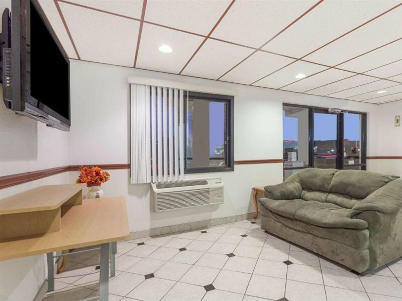 Фото Super 8 by Wyndham Winchester Va