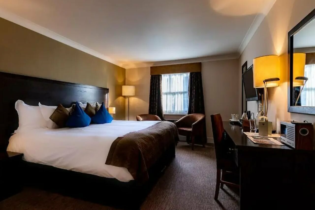 Фото The Rose & Crown Wimbledon