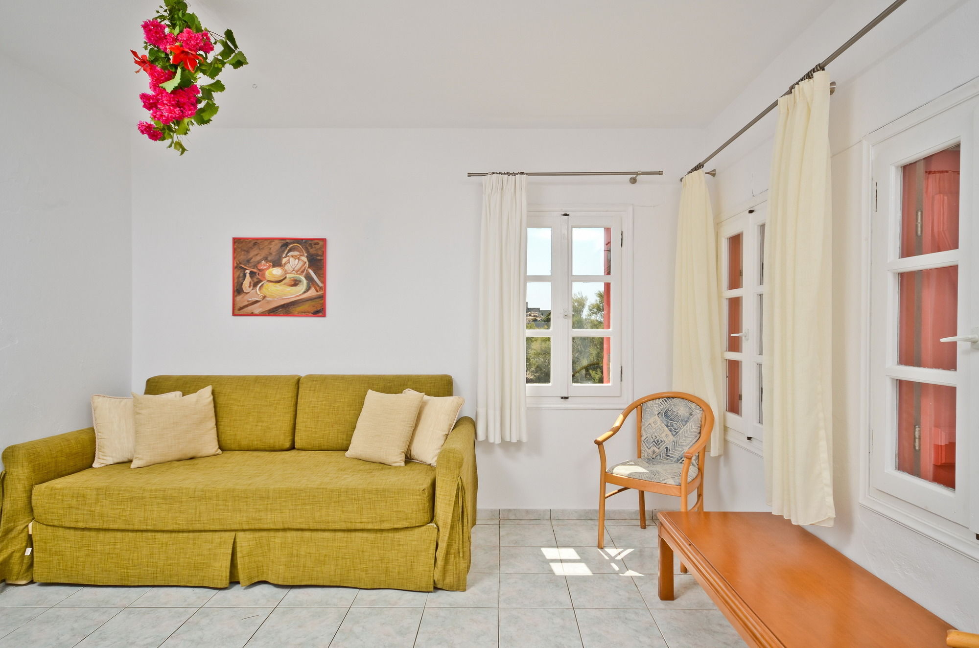 Фото Ydreos Studios & Apartments