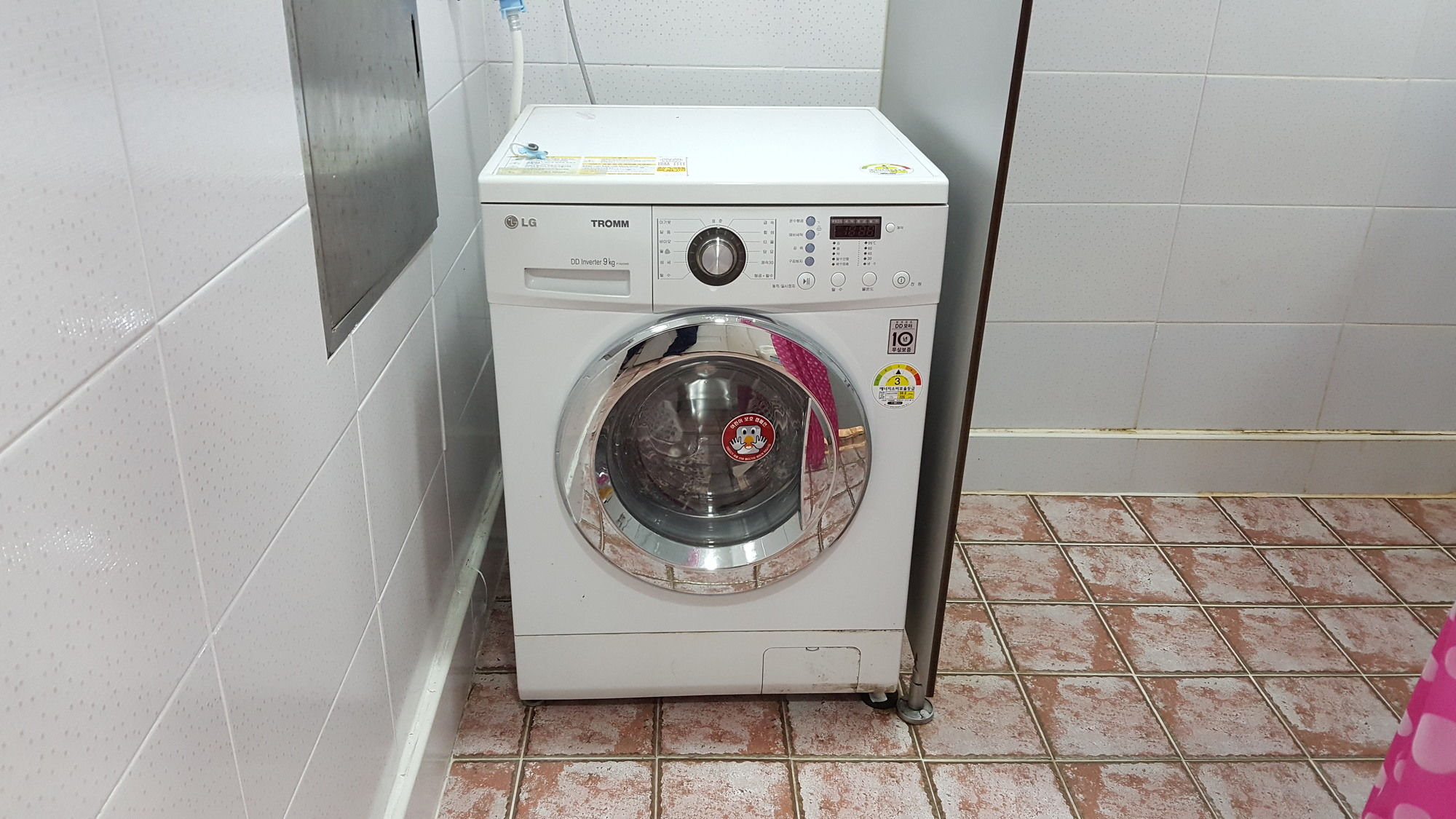 Фото Dongbaekseom Guesthouse - Hostel