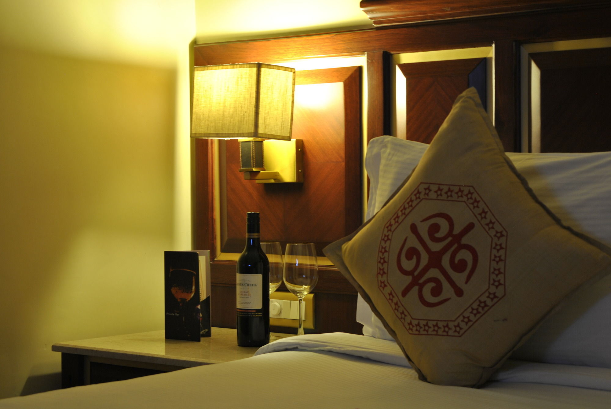 Фото Dynasty Hotel