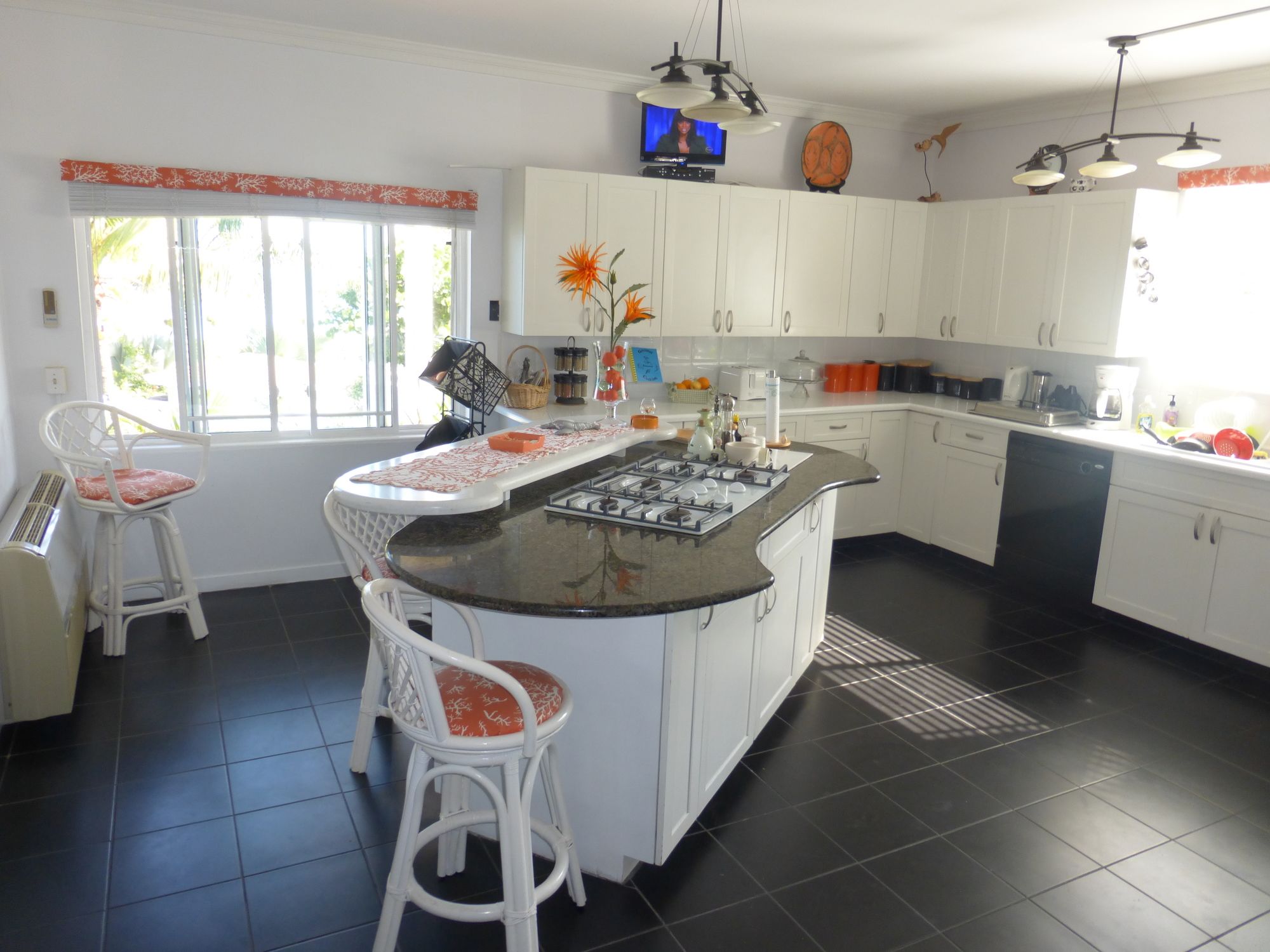 Фото Villa North Winds Orange Hill