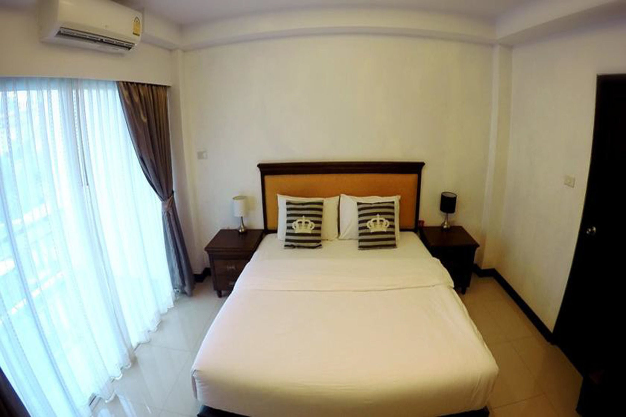 Фото Oyo 898 Sota Residence