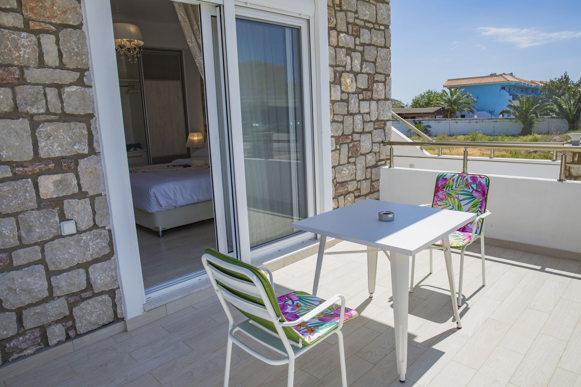 Фото G&k Stone Suites