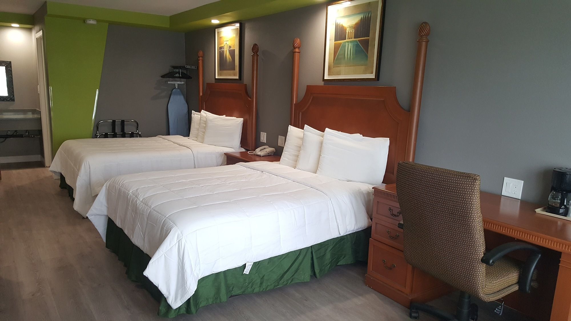 Фото SeaScape Inn - A FairBridge Hotel