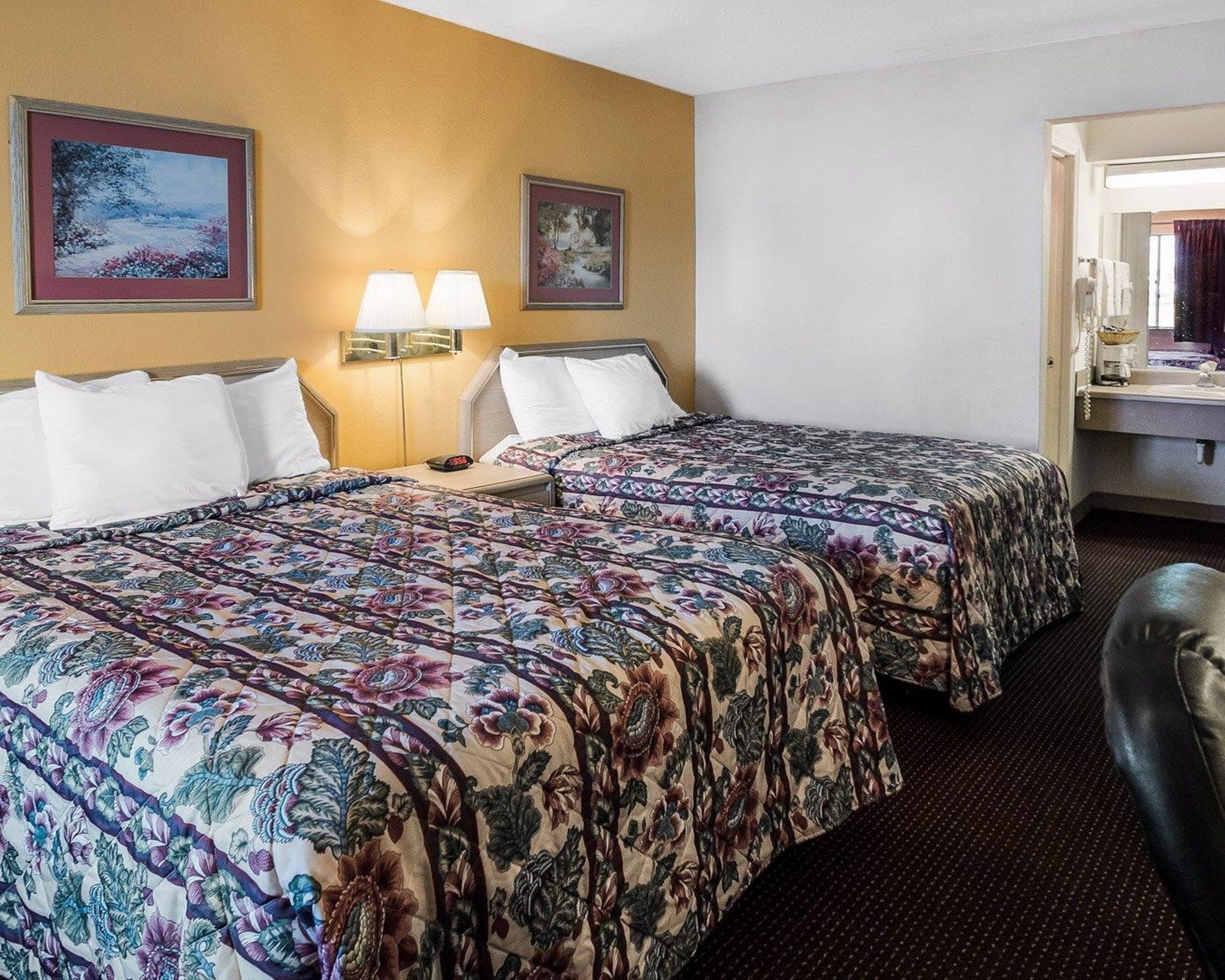 Фото SureStay Hotel by Best Western Olathe