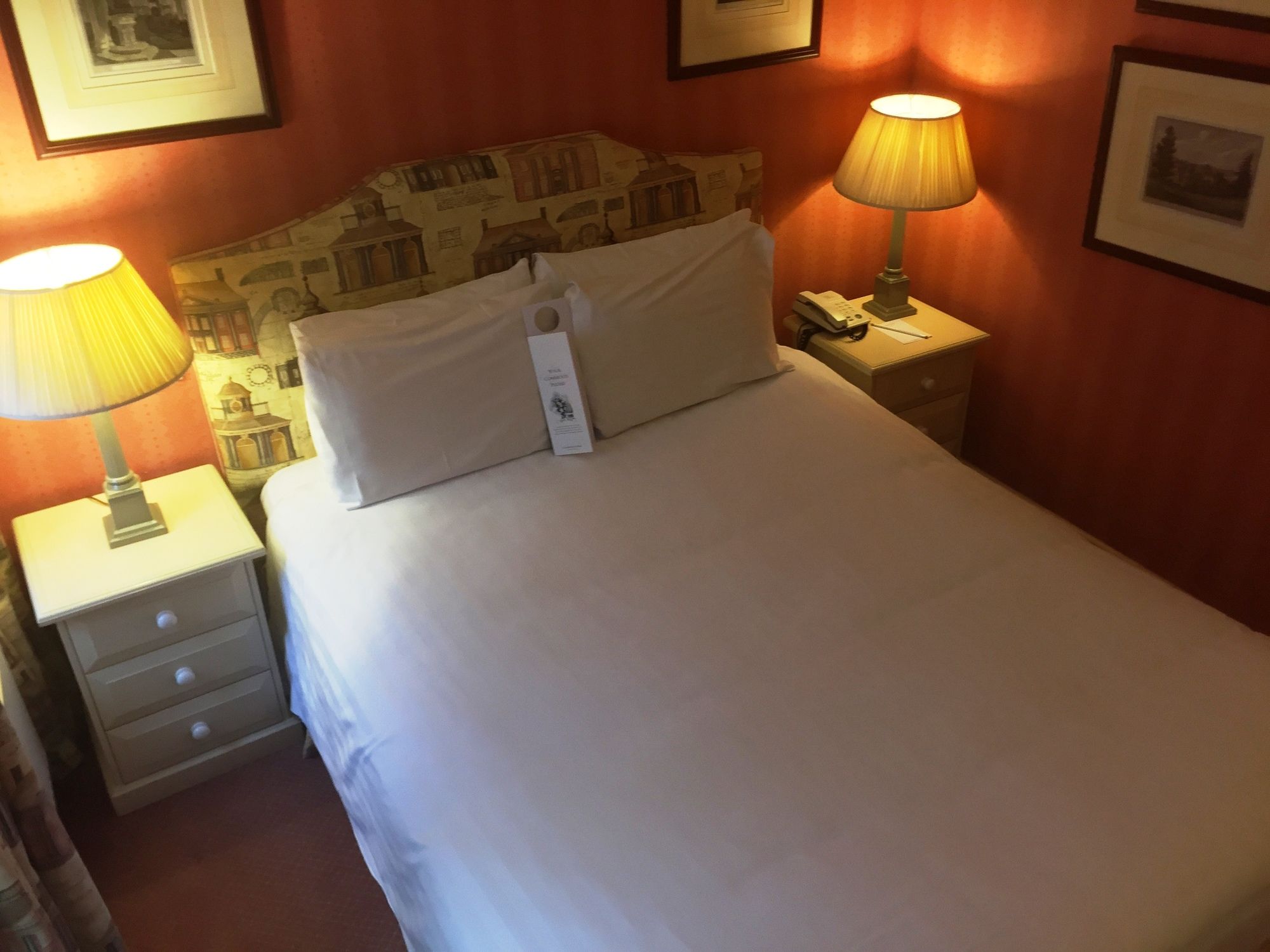 Фото Cotswold Lodge Hotel