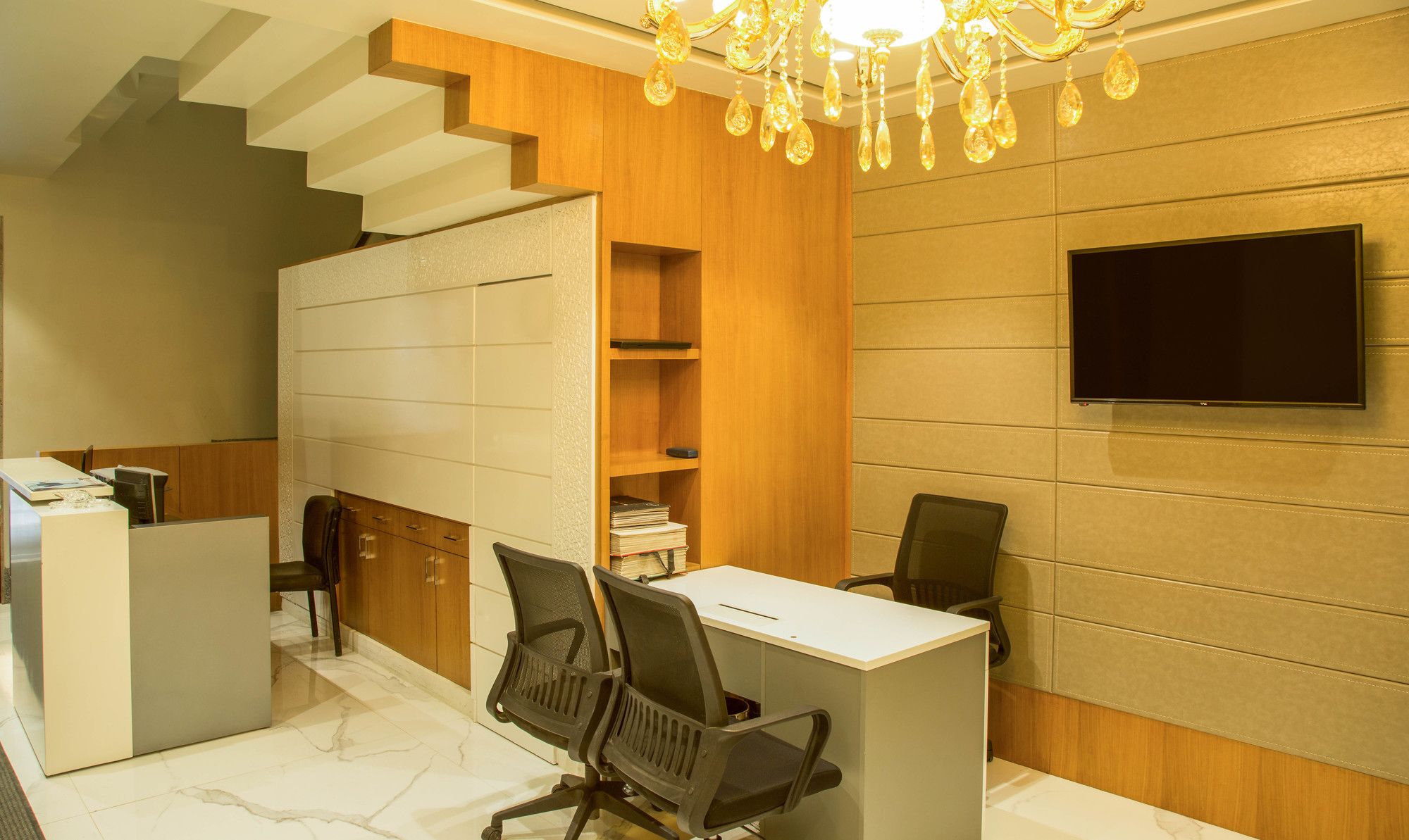 Фото Hotel Reva Regency