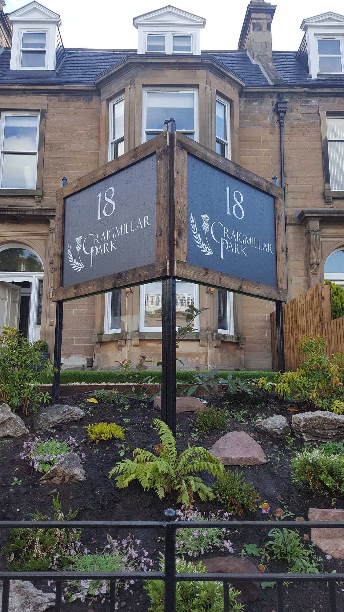 Фото 18 Craigmillar Park Guest House