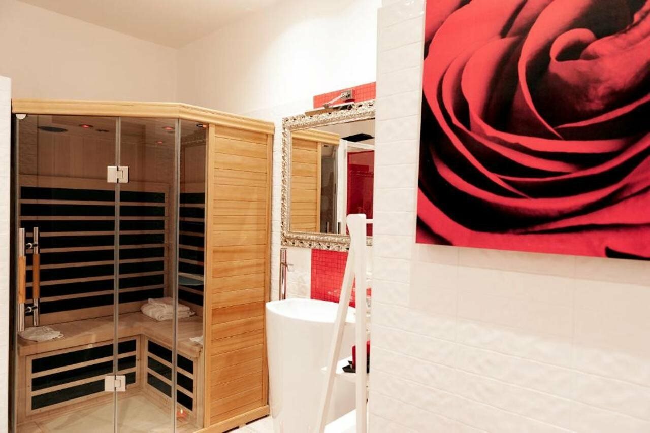 Фото Two Chic Guesthouse