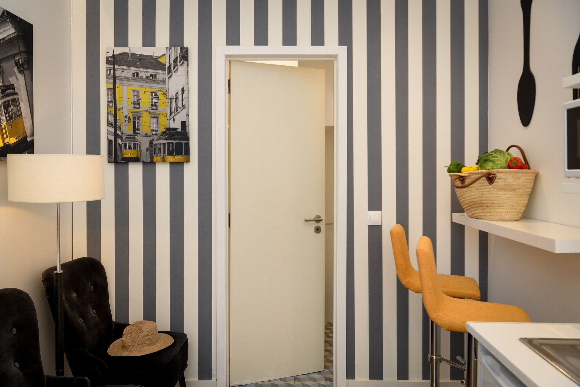 Фото Alfama Yellow House