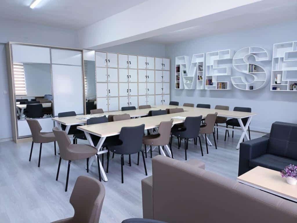 مركز تعليمي Tuzla Vocational Training Center ، اسطنبول، صورة