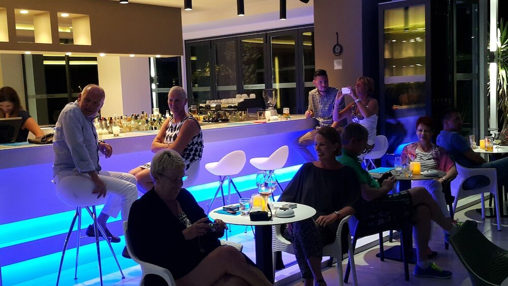 Фото Cosmopolitan Hotel