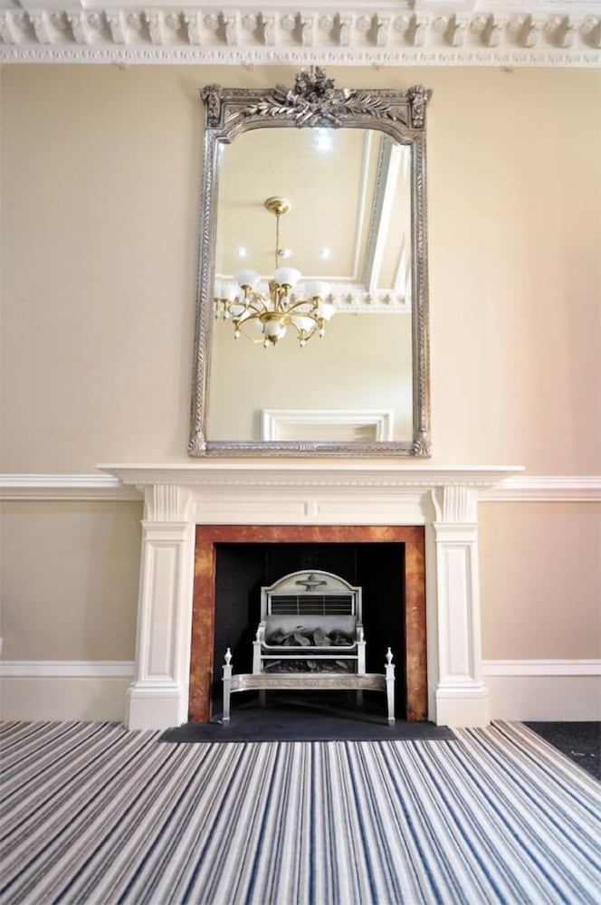 Фото Palmerston Suites