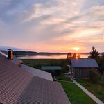 Guest House u ozera na Vyborgskom (Vyborgskoe Highway, 84) ، فندق