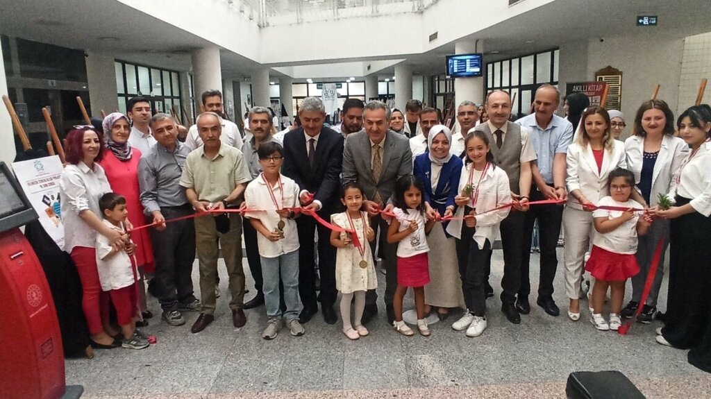 Primary school Ataturk Primary School, Seydisehir, photo