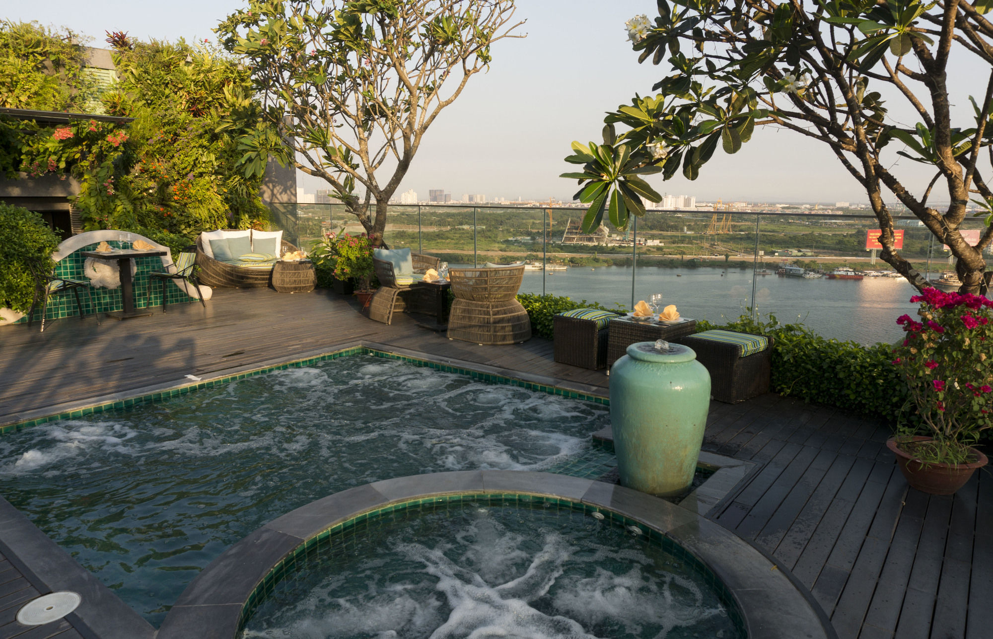 Фото Silverland Jolie Hotel