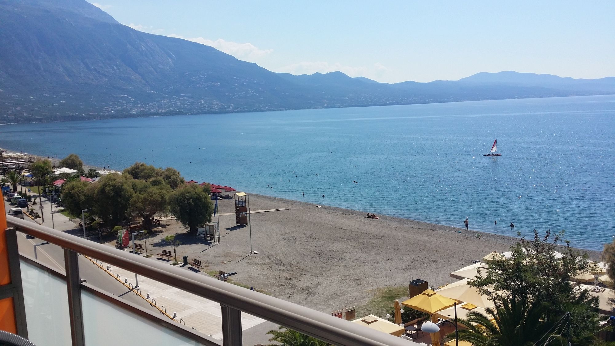 Фото Hotel Flisvos