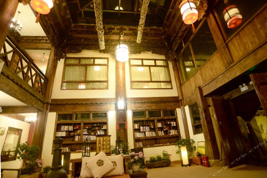 Фото Shangri La E Outfitting Boutique Hotel