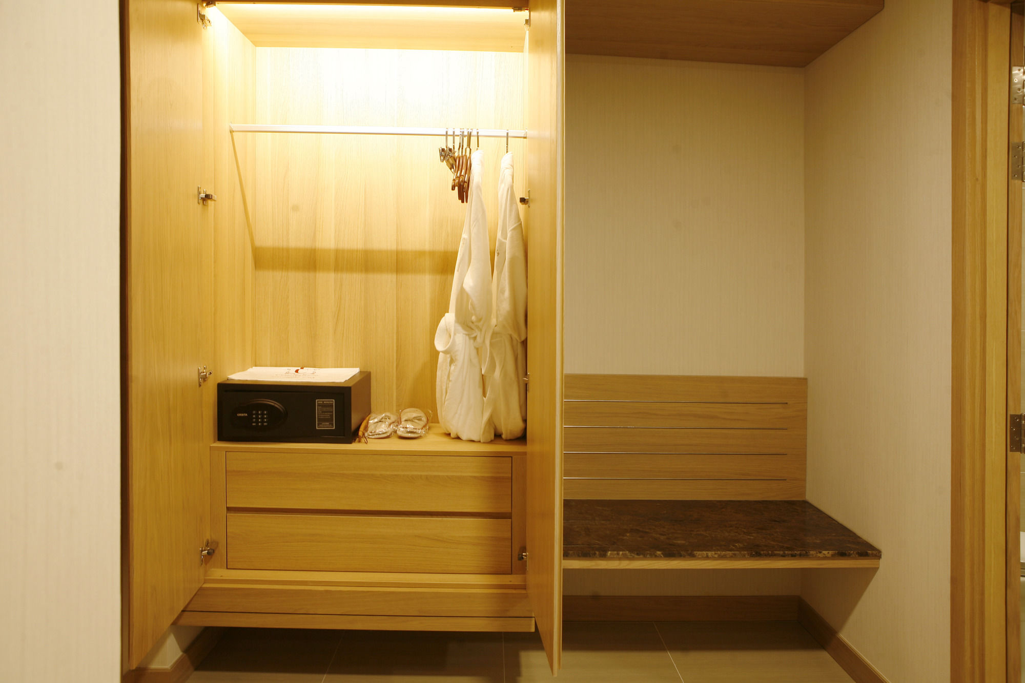 Фото Ciao SaiGon Hotel & SPA