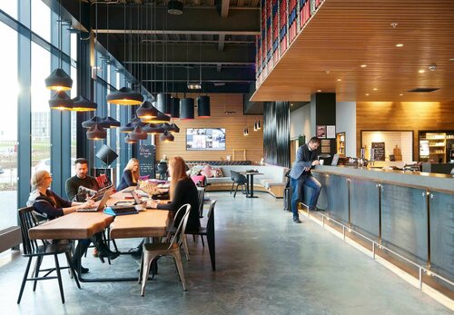 Внешний вид отеля Moxy Aberdeen Airport в Абердине, фото 5