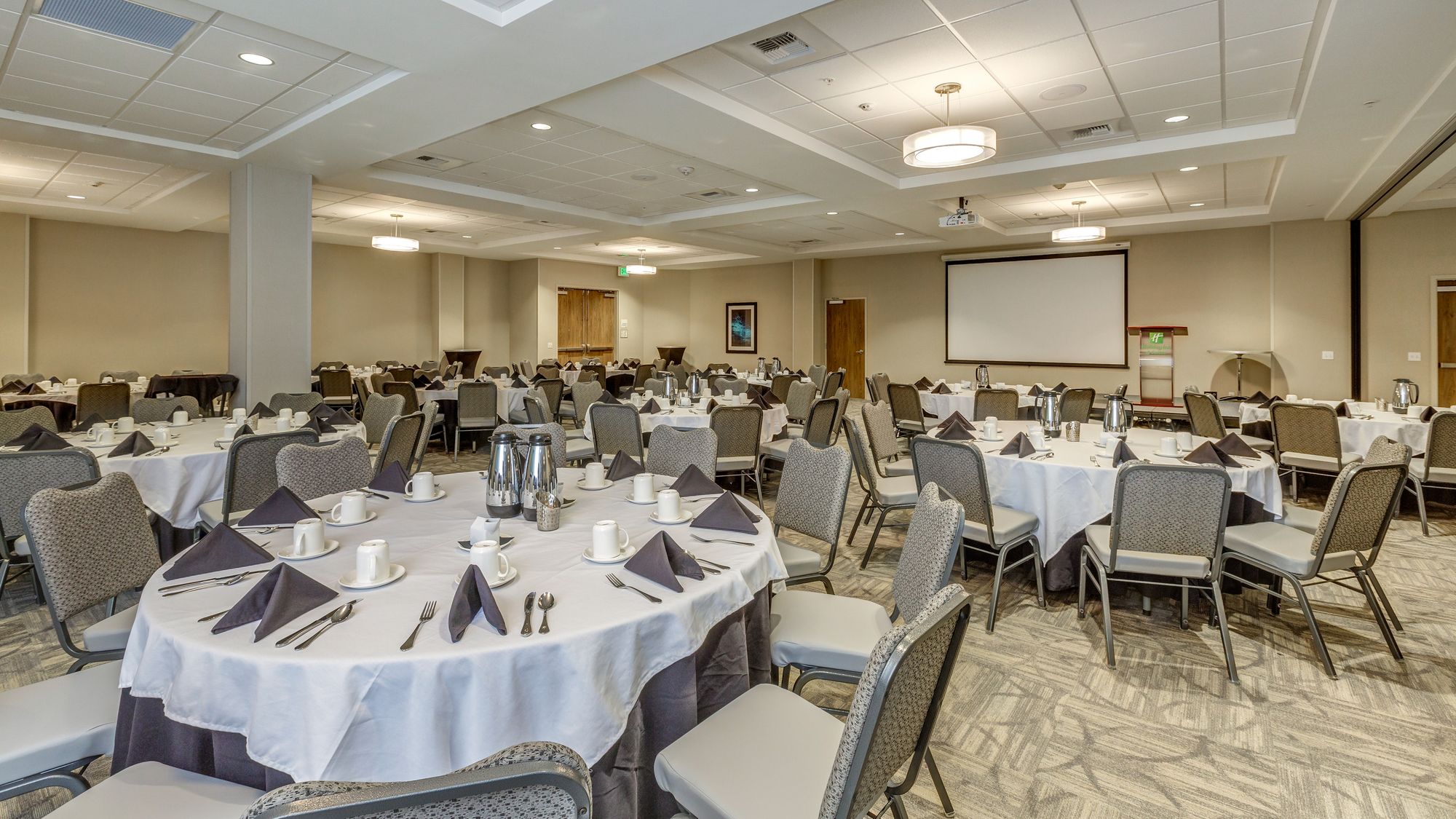 Фото Holiday Inn & Suites Bellingham, an Ihg Hotel