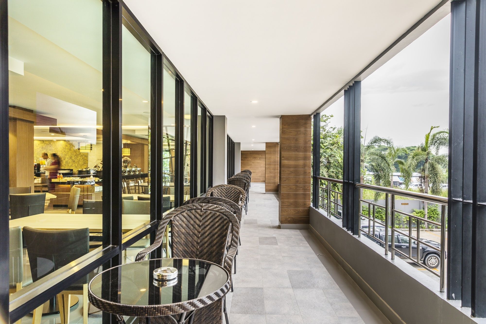 Фото Livotel Hotel Hua Mak Bangkok