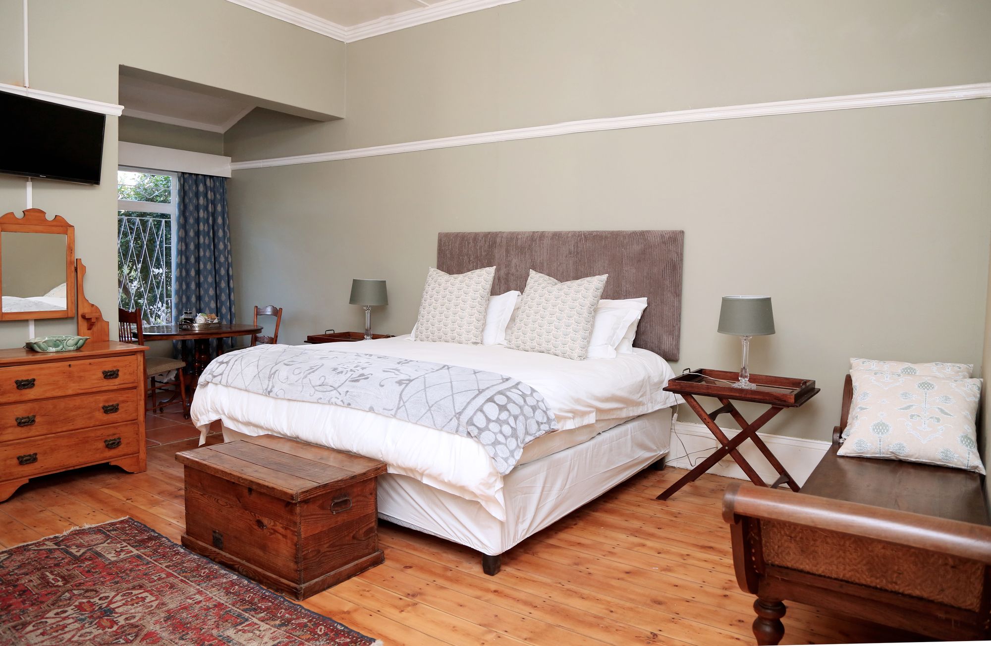 Фото Newington Place