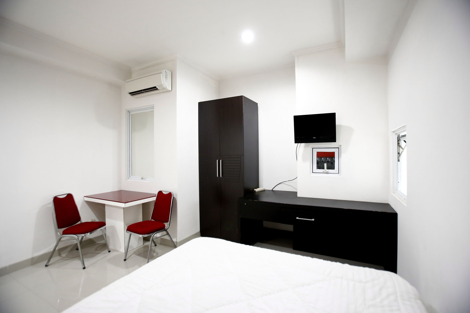 Фото Residences by RedDoorz @ Guntur Raya Setiabudi