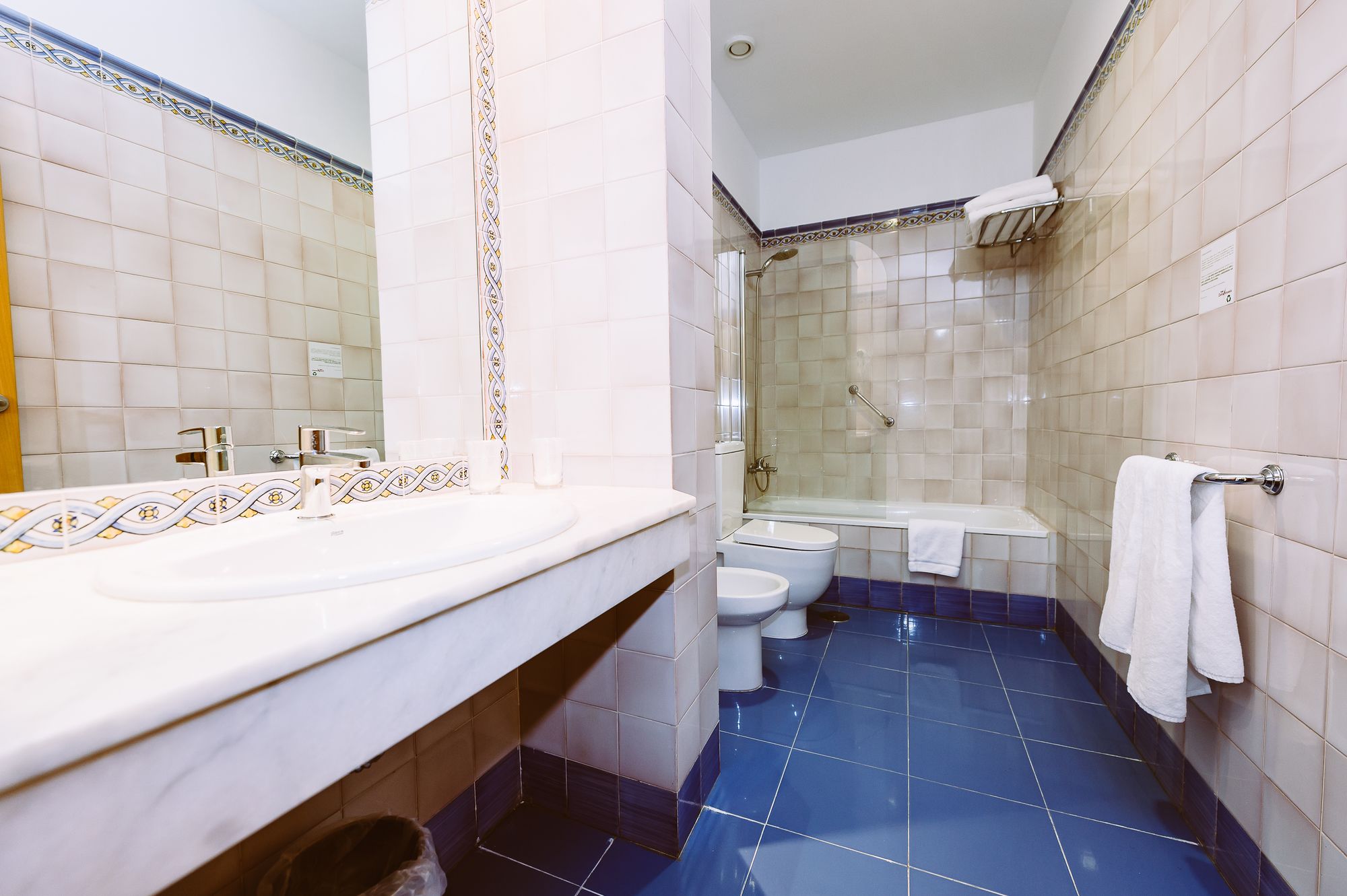 Фото Basic Hotel Doña Manuela