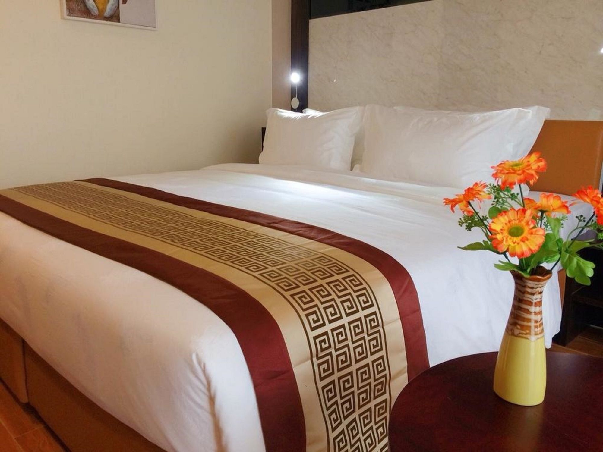 Фото Golden Jomtien Beach Hotel