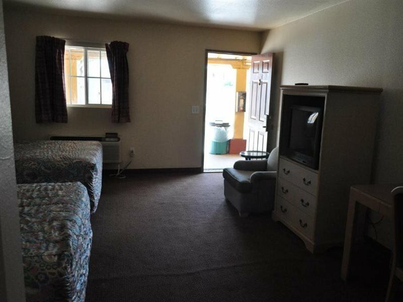 Фото California Suites Motel