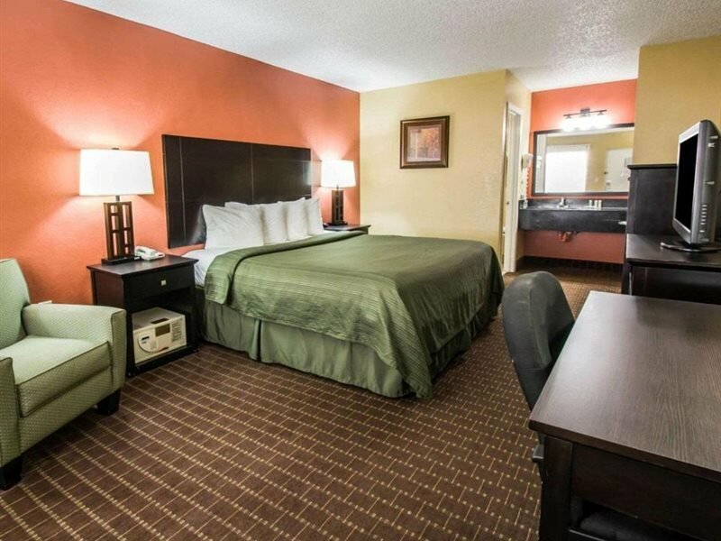Фото Quality Inn near Blue Spring