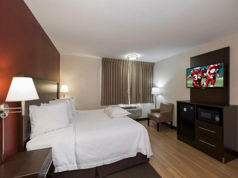 Фото Red Roof Inn Plus+ Poughkeepsie