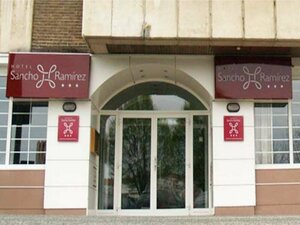 Гостиница Hotel Sancho Ramírez