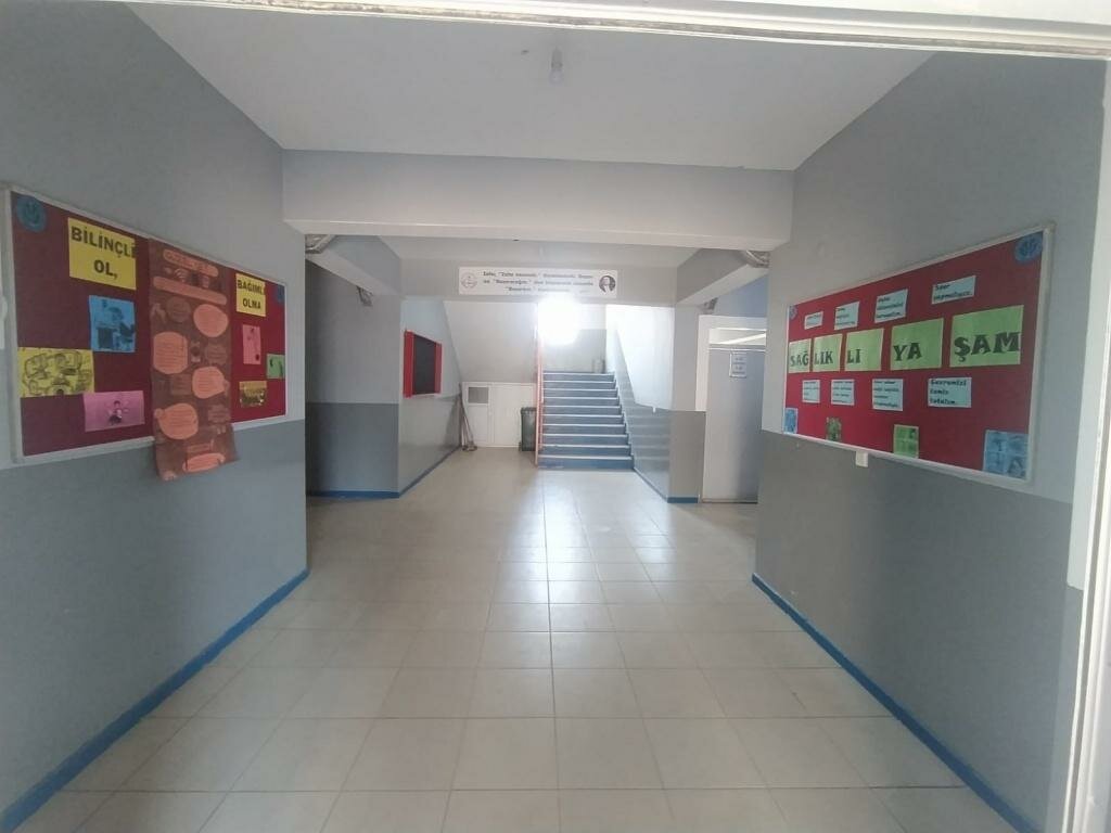 School Derecik Kocyigit Middle School, Samsun, photo