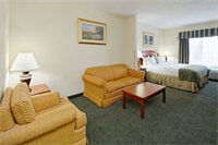 Фото Holiday Inn Express & Suites Grenada