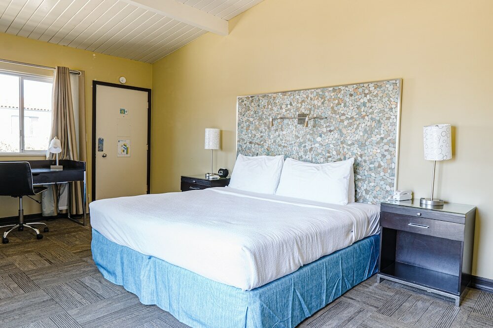 Фото Inn at East Beach